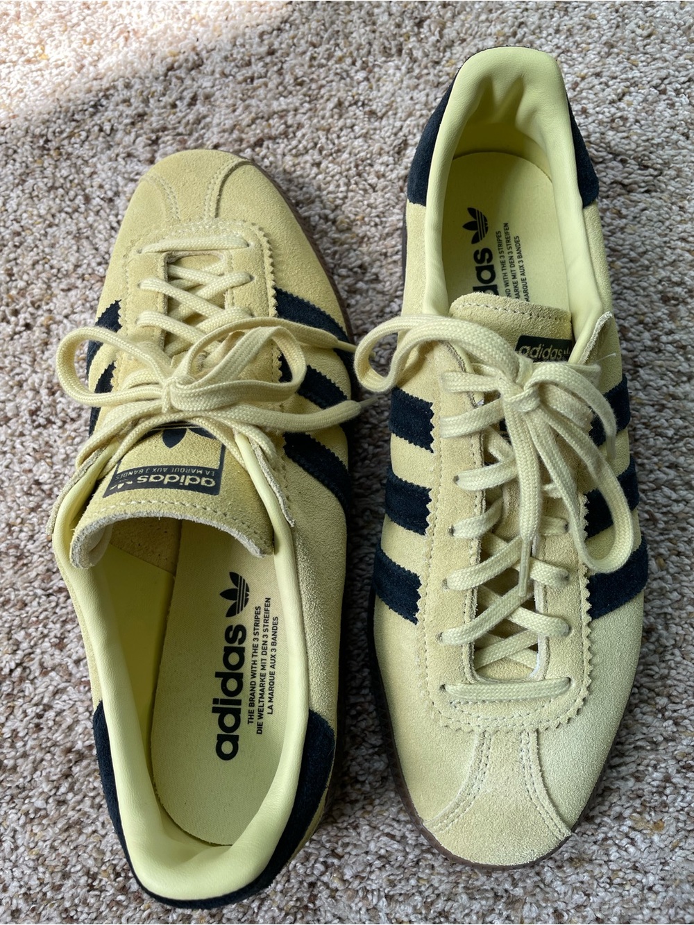 Adidas Suede Sneakers in Pale Yellow with Stripes - Picture 3 of 9